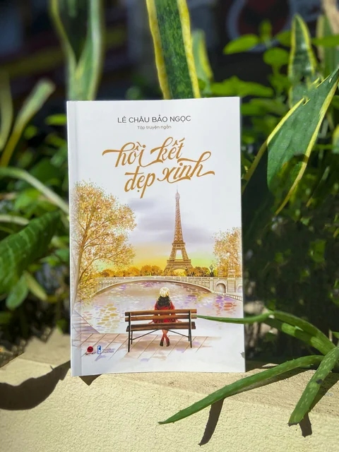The original cover of Hồi Kết Đẹp Xinh among greenery